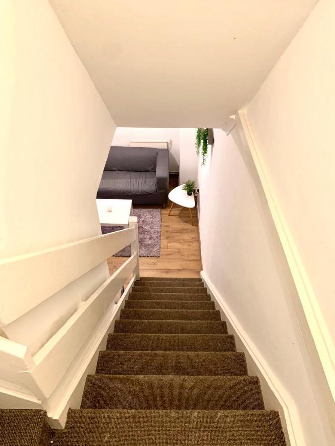 Private Bedrooms In A Flat! Home Away From Home! Shared Bathroom London Eksteriør billede